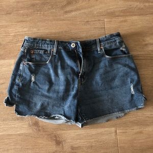 High Waisted, cutoff denim shorts